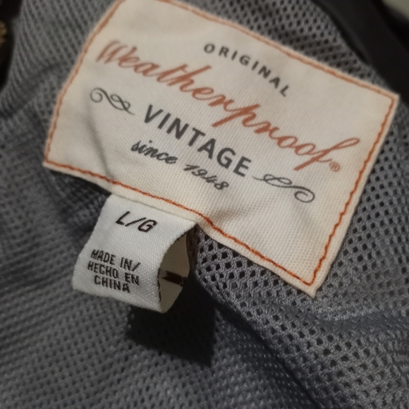 Weatherproof jacket - Picture 5 of 11